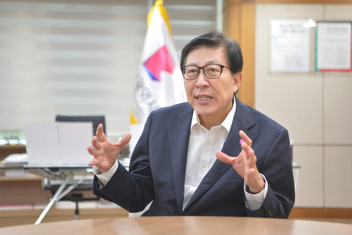 현직 박형준 
