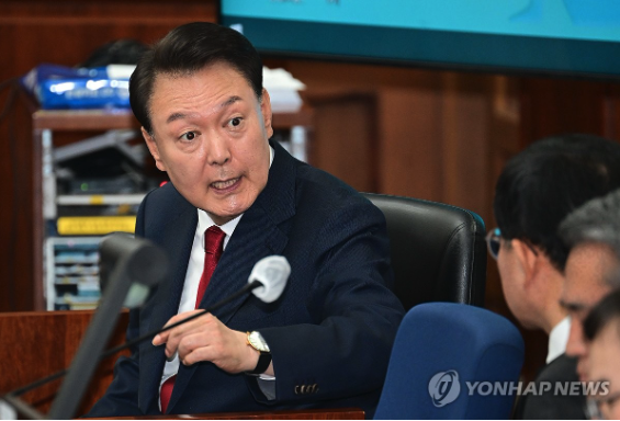 재판 회피 꼼수 윤석열, 내란 재판 ...