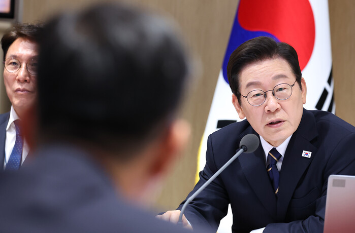李대통령, 검찰 무죄 사건 상소 문제...