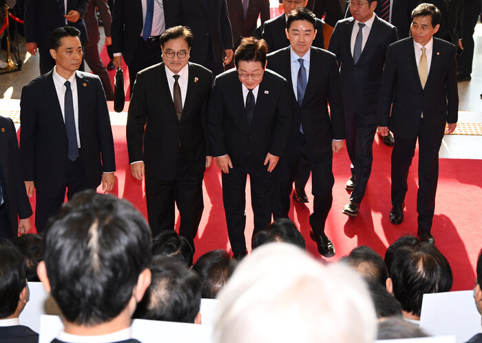 국힘, 이재명 손바닥 위에 있다, 다...