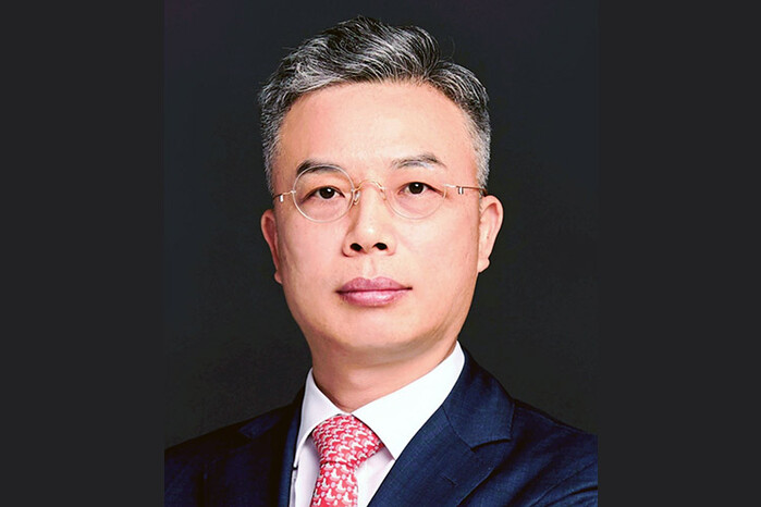 이 대통령, 판사 출신 노동법 전문가...