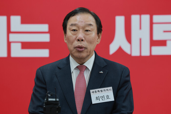 지지율 위기에 공천 번복, 오세훈에 ...