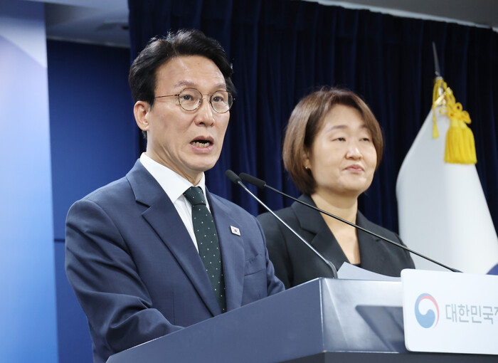 17억 쓰고 정부안은 없다?...박은...